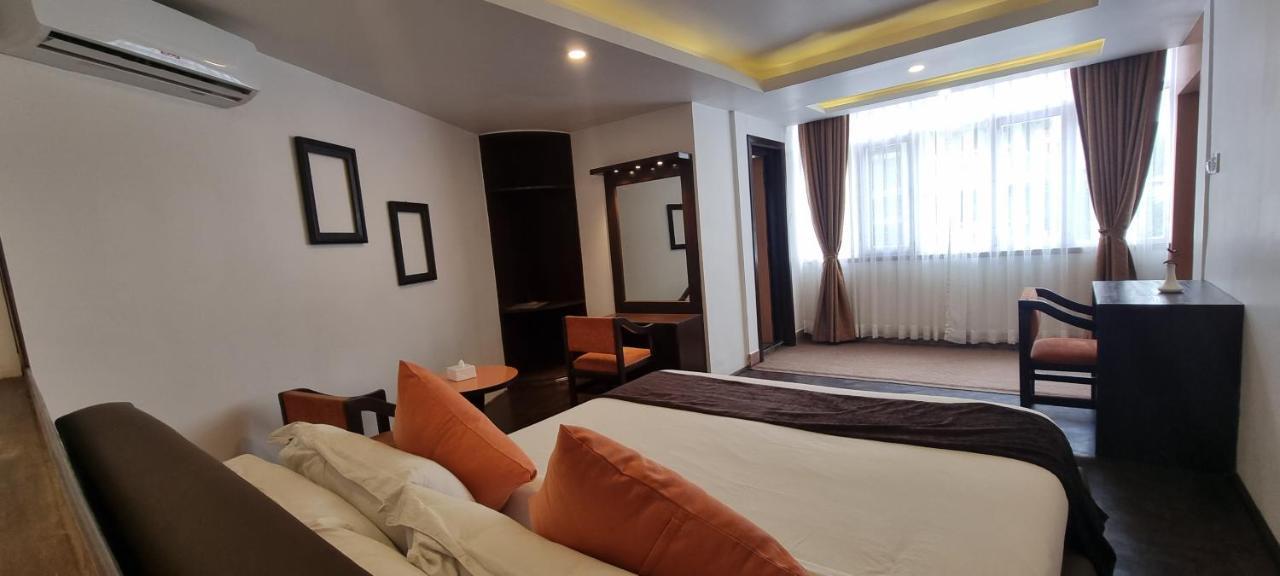 Durbar Hotel & Residence Катманду Екстериор снимка