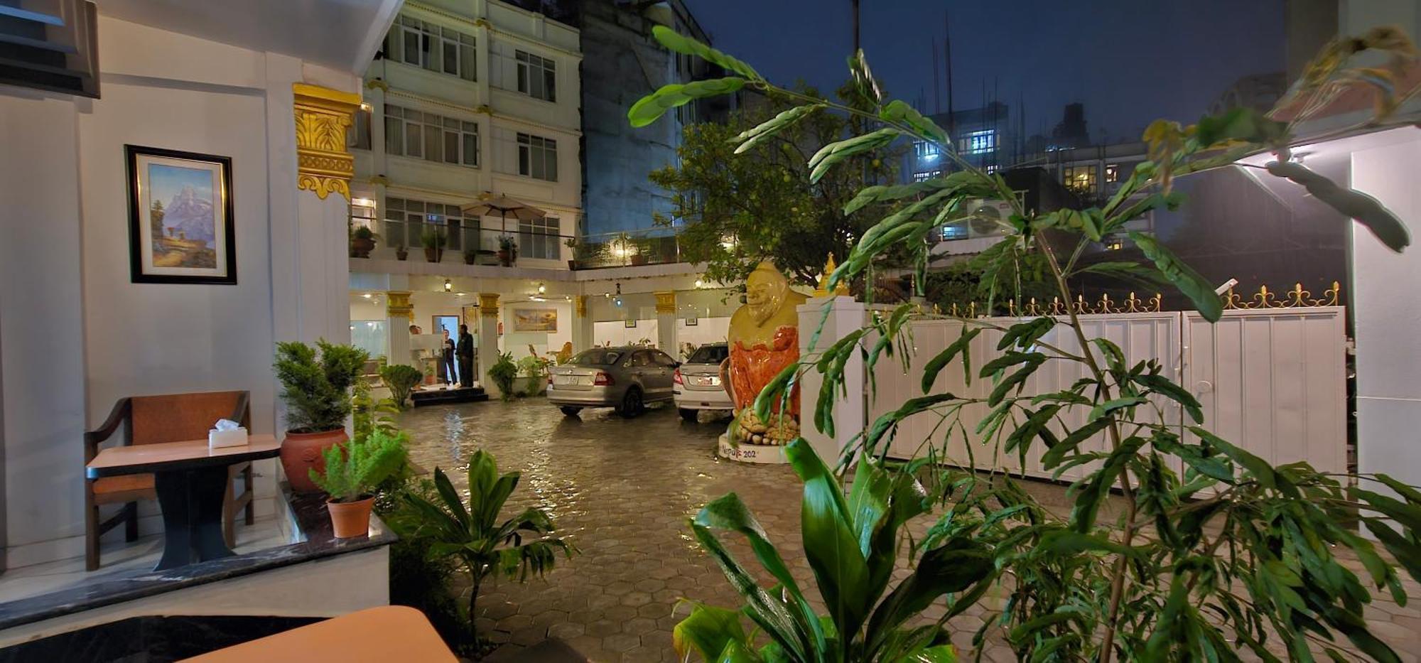 Durbar Hotel & Residence Катманду Екстериор снимка