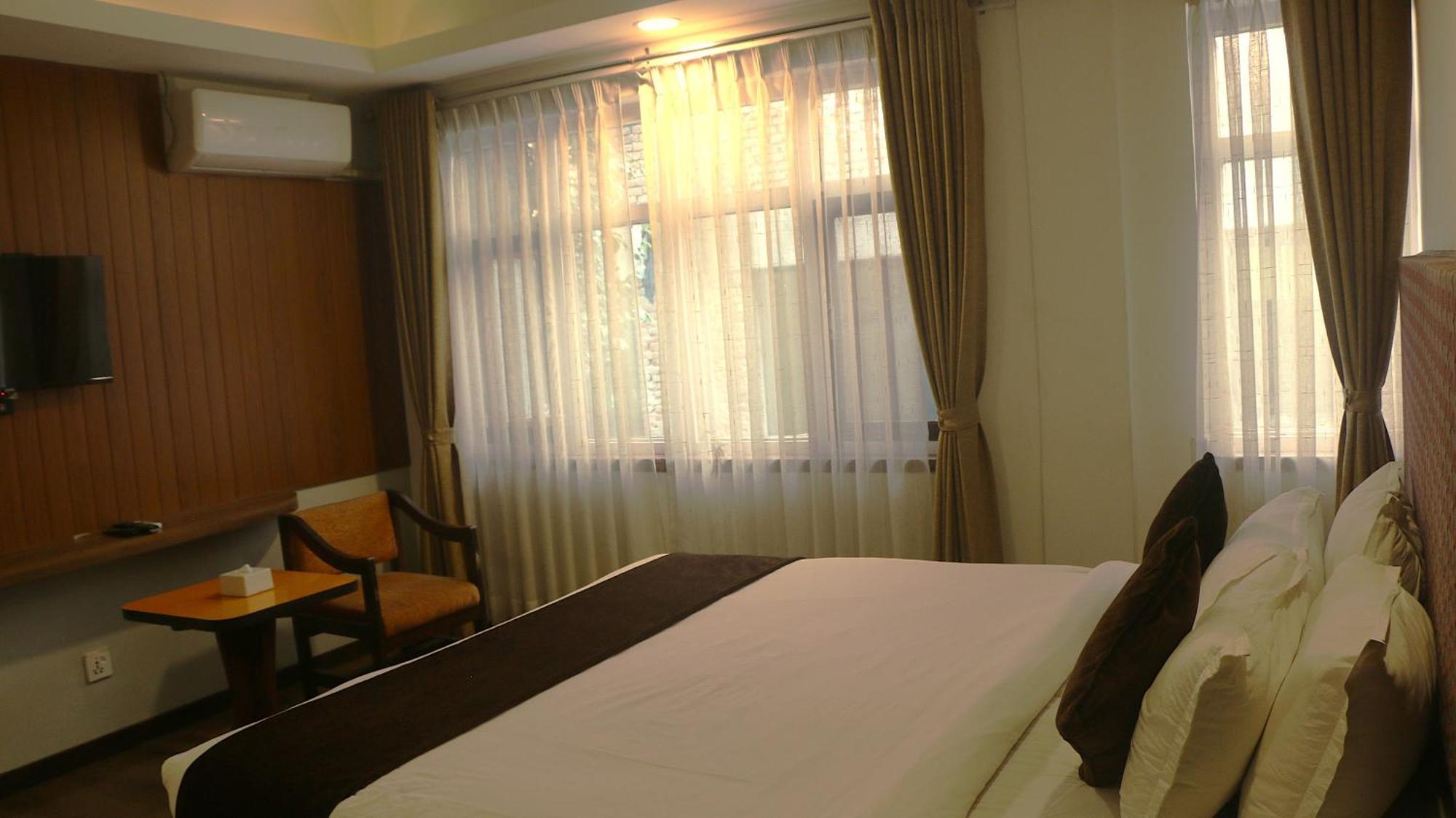 Durbar Hotel & Residence Катманду Екстериор снимка